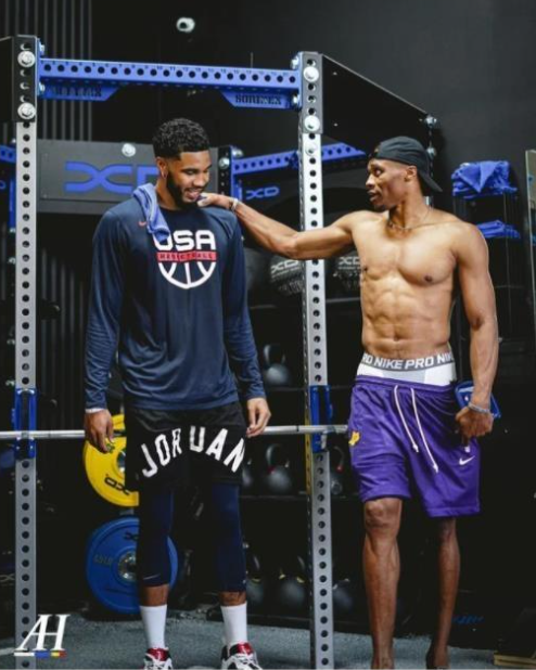 体操世界杯:周雅琴平衡木卫冕 张怡涵自由操摘金