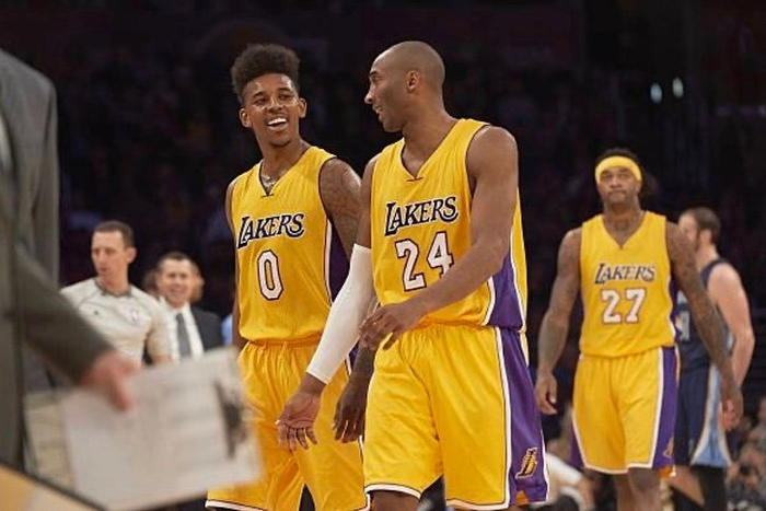 播边轻点操 播边轻点操