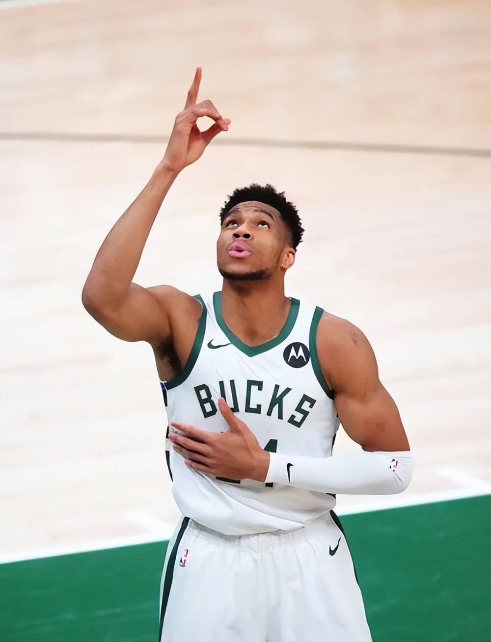 球场灯光与 球场灯光与